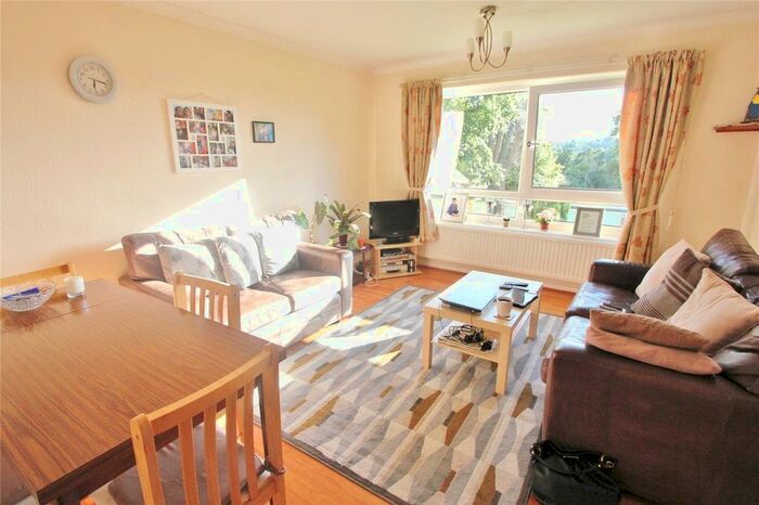 2 Bedroom Flat To Rent In High Road, Whetstone, London N20
