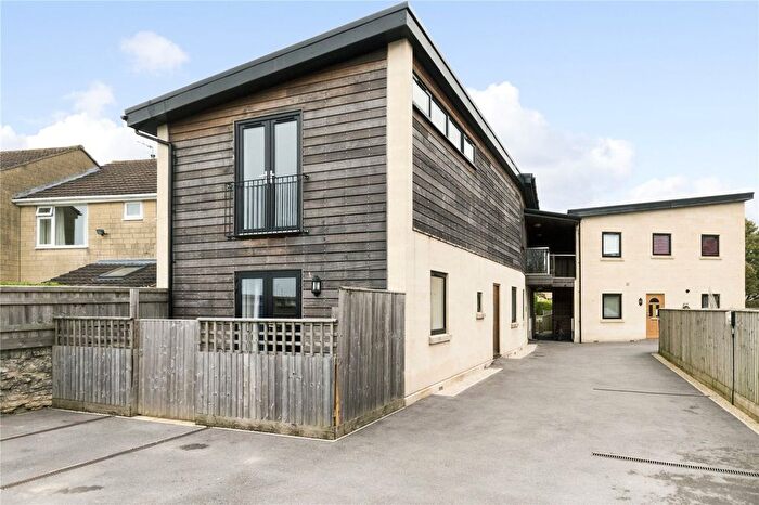 2 Bedroom Flat To Rent In James Court, Bath, BA2