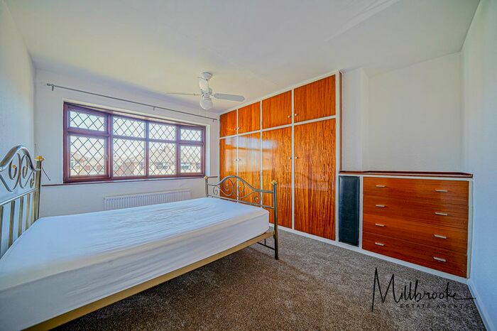 3 Bedroom Semi-Detached House To Rent In Glendale Road, Mosley Common, Manchester, M28