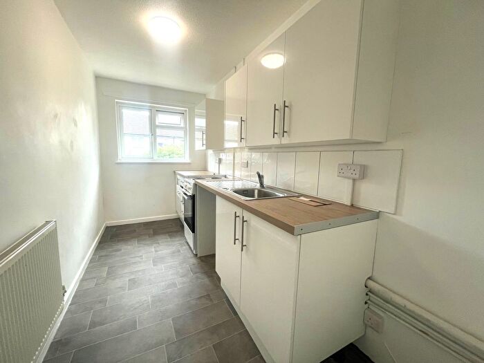 1 Bedroom Maisonette To Rent In Corn Mill Crescent, Exeter, EX2
