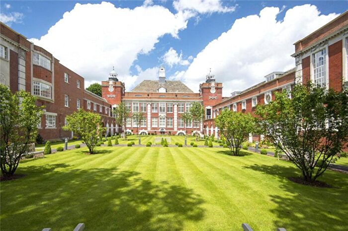 2 Bedroom Flat To Rent In Tutelage Court, College Terrace, Bow, London, E3