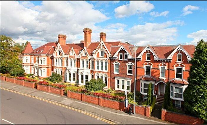 3 Bedroom Flat For Sale In Royal Court Apartments, Lichfield Road, Four Oaks, Sutton Coldfield, B74