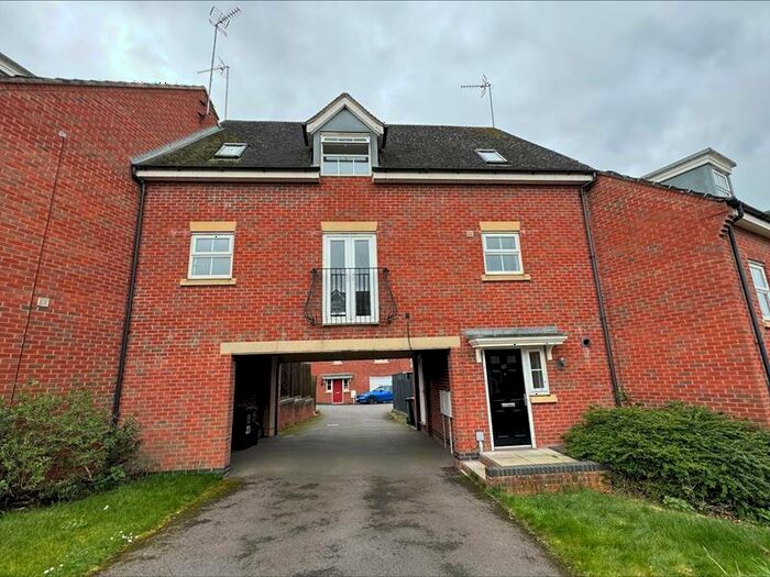 3 Bedroom Maisonette To Rent In Patenall Way, Higham Ferrers, NN10