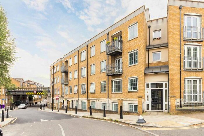 2 Bedroom Flat To Rent In Coborn Road, London, E3