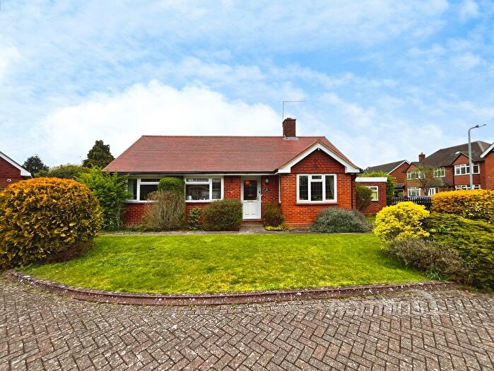 3 Bedroom Bungalow For Sale In Taylors Court, Maidenhead, Berkshire, SL6
