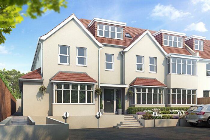 3 Bedroom Flat For Sale In Woodcote Valley Road, Purley, CR8