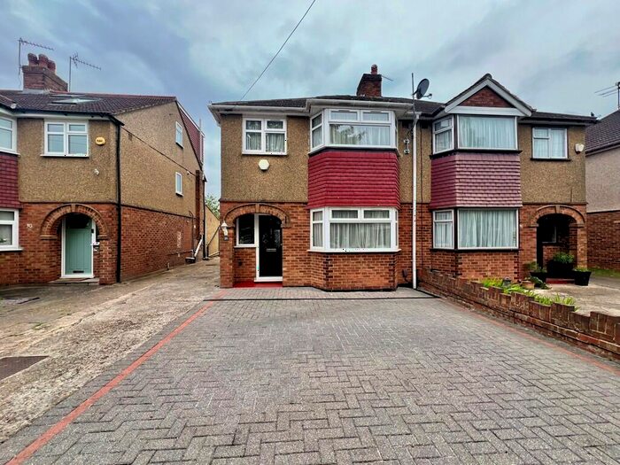 3 Bedroom Semi-Detached House To Rent In Queens Walk, Ruislip, HA4