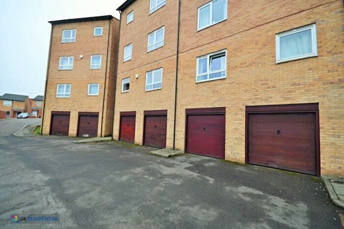 2 Bedroom Flat To Rent In Park Grange Mount, Sheffield, South Yorkshire, Uk, S2