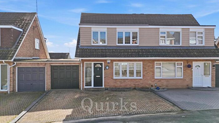 3 Bedroom Semi Detached House For Sale In Nuthatch Close, Billericay, CM11