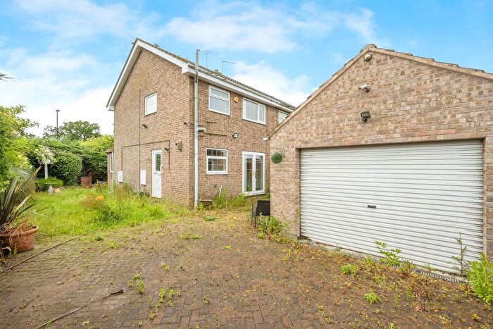 3 Bedroom Semi-detached House For Sale In Grampian Way, Thorne, Doncaster, DN8