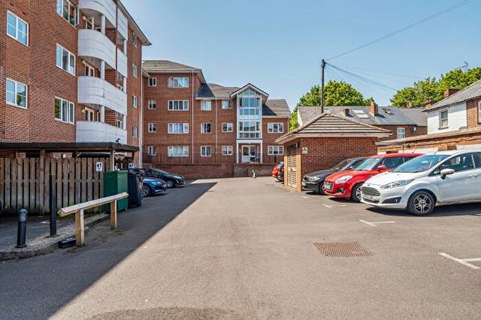 2 Bedroom Apartment For Sale In Queens Road, Reading, RG1
