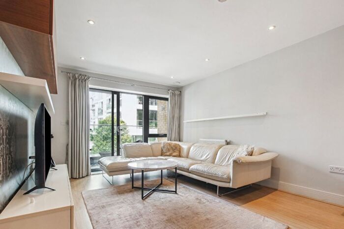 2 Bedroom Flat To Rent In Osiers Road, Wandsworth, SW18