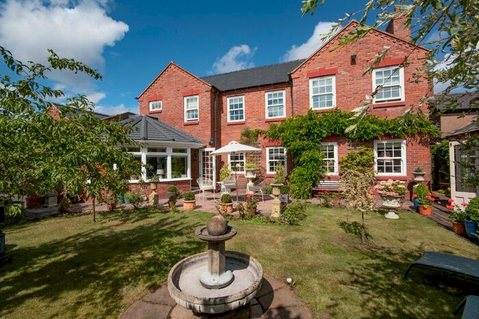 4 Bedroom Detached House For Sale In Knockin, Oswestry, SY10