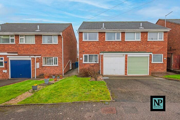 3 Bedroom Semi Detached House For Sale In Tamworth Road, Two Gates, B77