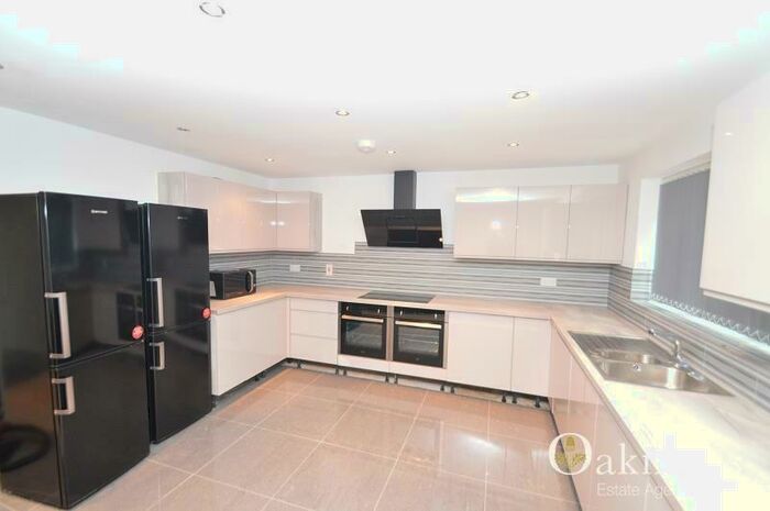 6 Bedroom House To Rent In Hubert Road, Birmingham, B29