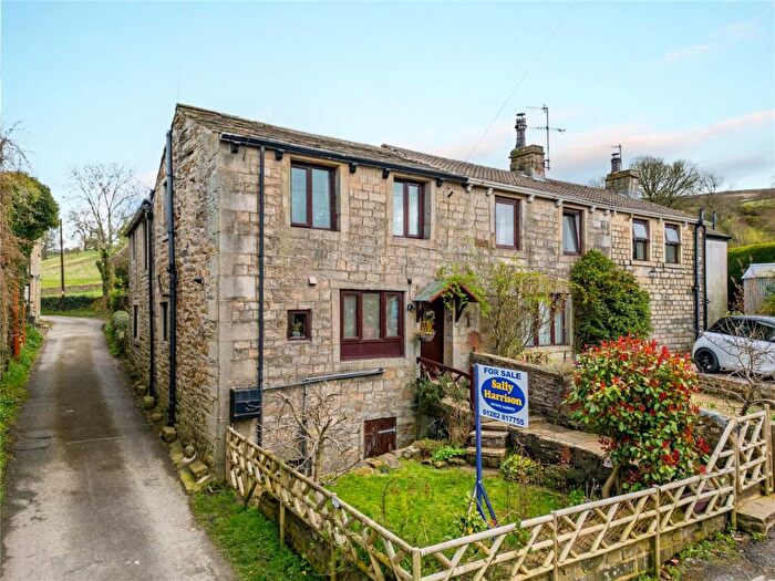 3 Bedroom Semi Detached House For Sale In Dotcliffe Road, Kelbrook, Barnoldswick, Lancashire, BB18