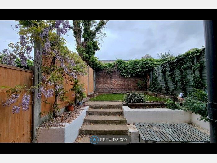 1 Bedroom Flat To Rent In Farmers Road, London, SE5