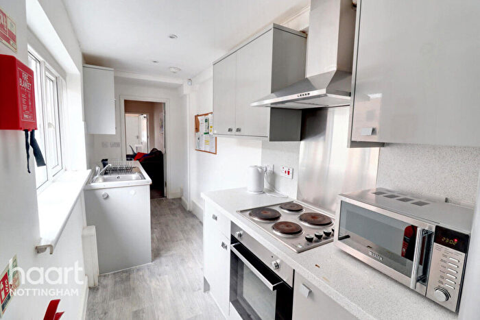 4 Bedroom Terraced House For Sale In Hart Street, Nottingham, NG7