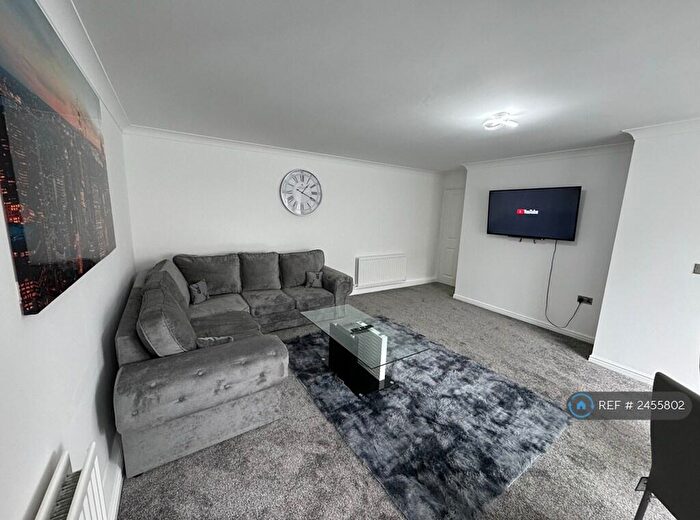 2 Bedroom Flat To Rent In Longueville Lodge, Netherfield, Milton Keynes, MK6