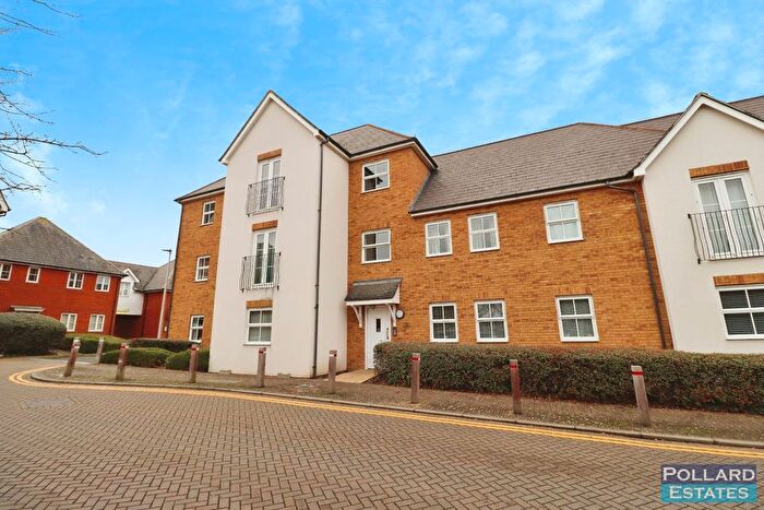 2 Bedroom Flat For Sale In Conqueror Drive, Gillingham, ME7