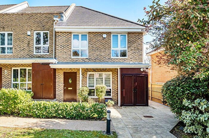 3 Bedroom End Terrace House For Sale In Sunnyfield Rise, Bursledon, Southampton, Hampshire, SO31