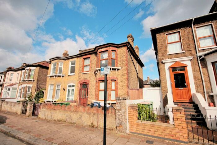 5 Bedroom Semi-Detached House To Rent In Cecil Road, Plaistow, E13