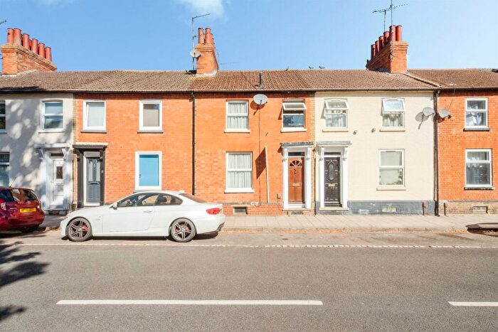 2 Bedroom Terraced House For Sale In High Street, New Bradwell, Milton Keynes, MK13