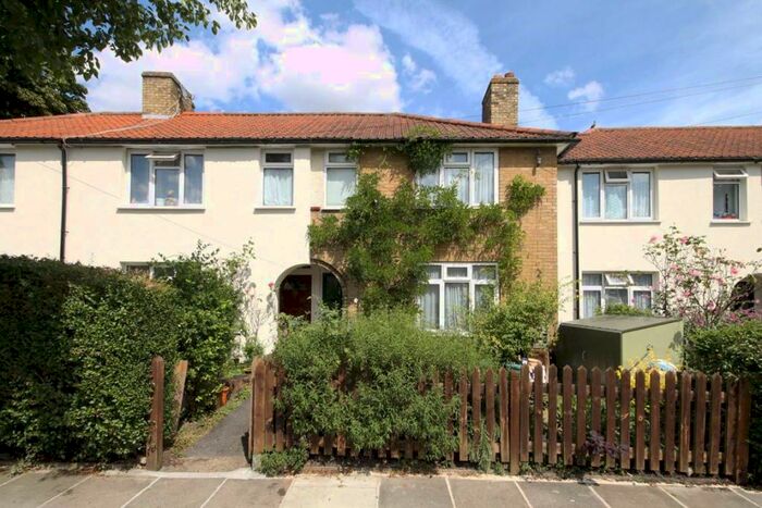2 Bedroom House To Rent In Kilmington Road, Barnes, SW13