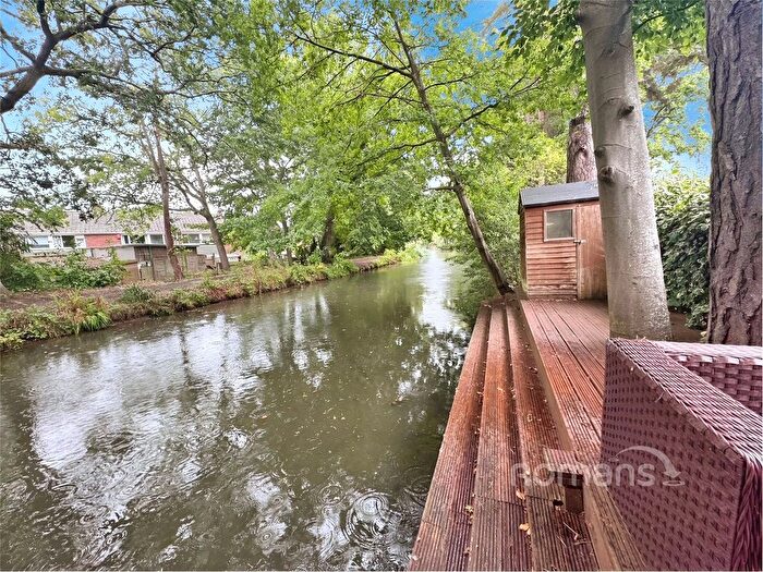 4 Bedroom Detached House For Sale In Larchfield Road, Fleet, Hampshire, GU52