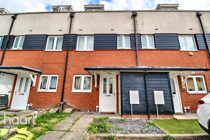 3 Bedroom Terraced House For Sale In North Road, Purfleet, RM19