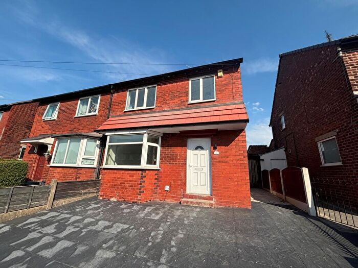 4 Bedroom House To Rent In Churchill Crescent, SK5