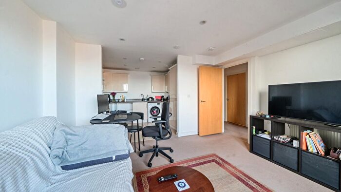 1 Bedroom Flat For Sale In Poppy Drive, London, EN3