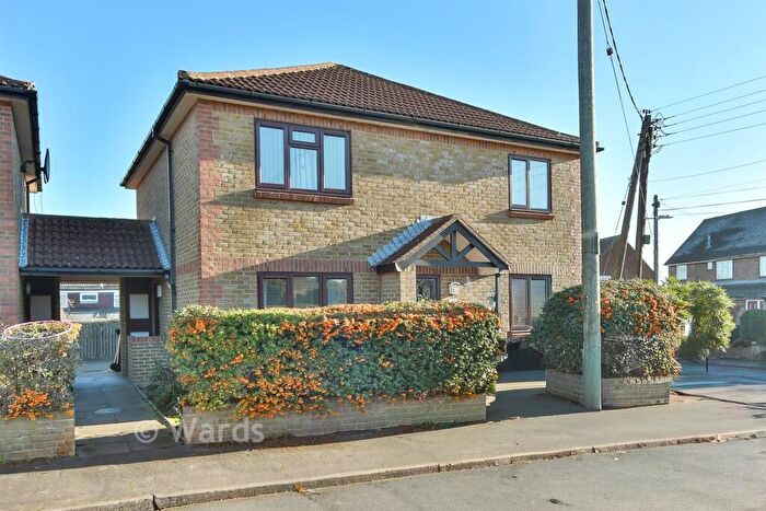 2 Bedroom Ground Maisonette For Sale In Barton Road, Sutton At Hone, Kent, DA4
