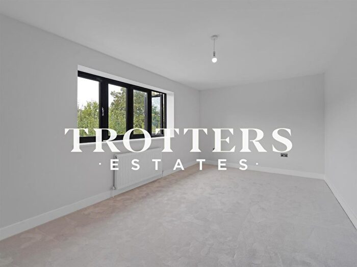 5 Bedroom Detached House To Rent In Luxborough Lane, Chigwell, IG7