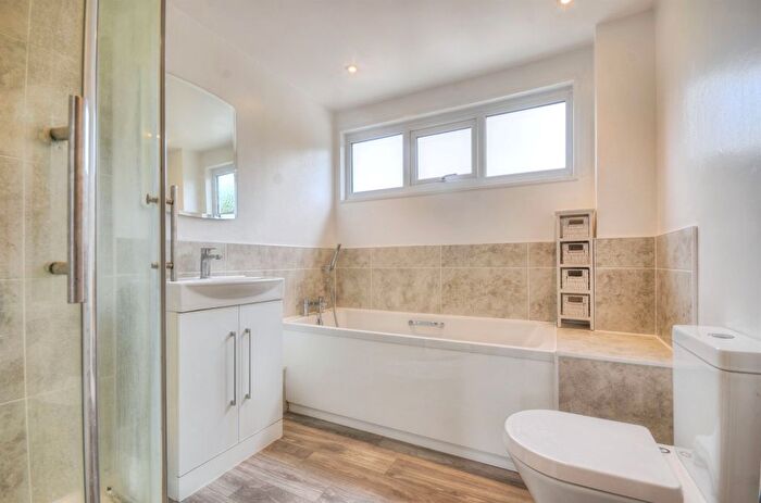 3 Bedroom End Of Terrace House For Sale In Donaldson Road, Salisbury, SP1