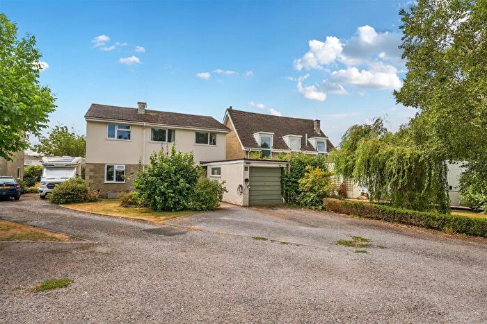 4 Bedroom Detached House For Sale In Westlake Place, Sutton Benger, Chippenham, SN15