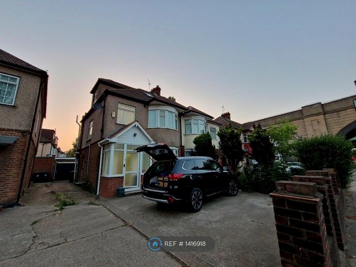 4 Bedroom Semi-Detached House To Rent In Greenford Road, London, UB6