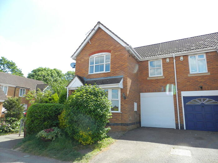 3 Bedroom Semi-Detached House To Rent In Tewkesbury Close, Northampton, NN4