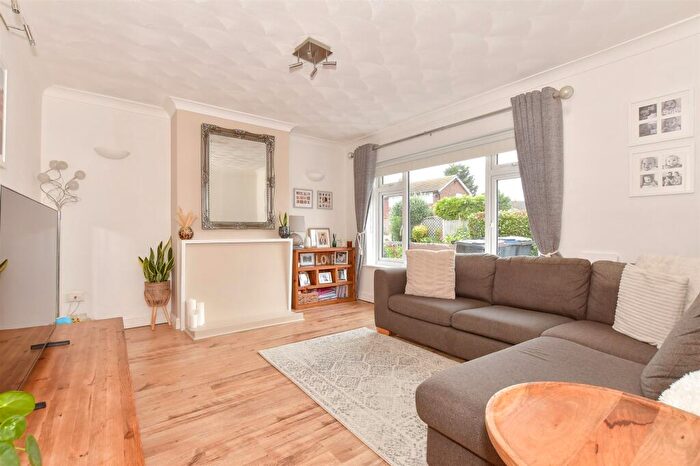 3 Bedroom Semi Detached House For Sale In Old Farm Close, Whitstable, Kent, CT5