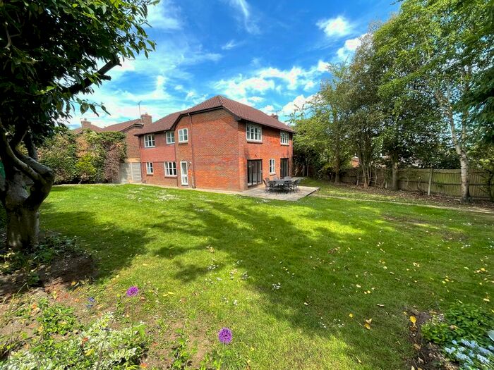 5 Bedroom Detached House To Rent In Glenwood, Broxbourne, EN10