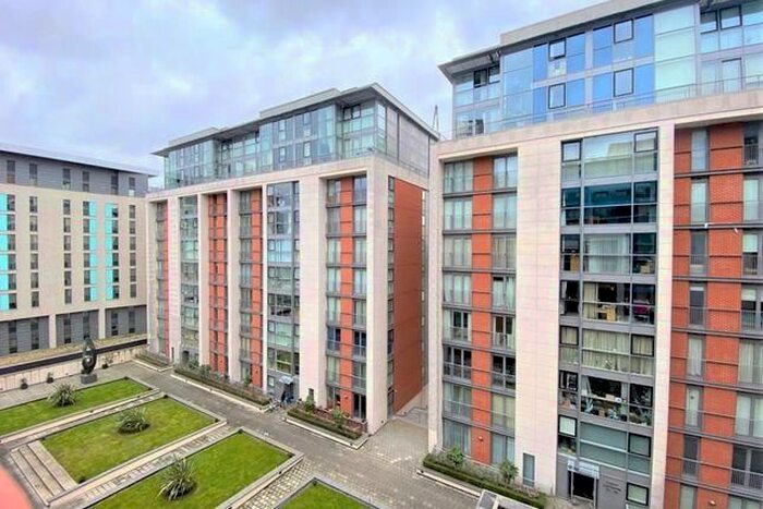 2 Bedroom Flat To Rent In Baltic Apartments, Western Gateway, Royal Victoria Docks, Canary Wharf, London, E16
