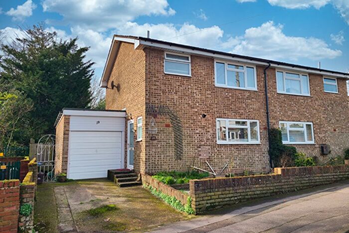 2 Bedroom Semi Detached House For Sale In Waterhouse Way, Regents Park, SO15