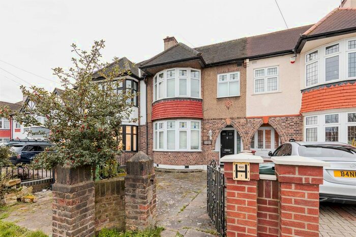 3 Bedroom Property To Rent In Hurst Close, London, E4