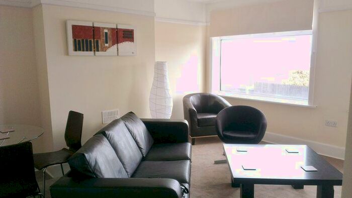 3 Bedroom Flat To Rent In Bedroom & En-suites -student Let For, BH10