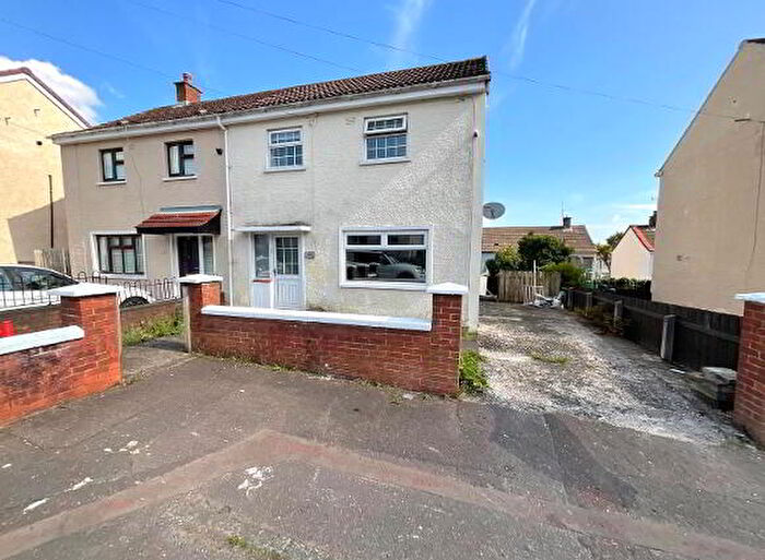 3 Bedroom Semi-Detached House For Sale In Silverstream Avenue, Belfast, BT14