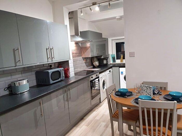 6 Bedroom Terraced House To Rent In Hastings Road, Bolton, BL1