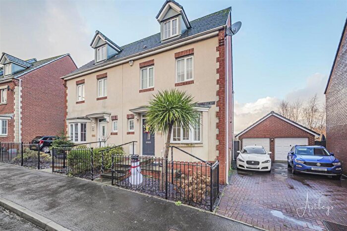 4 Bedroom Semi Detached House For Sale In Clos Y Fendrod, Llansamlet, Swansea, SA7