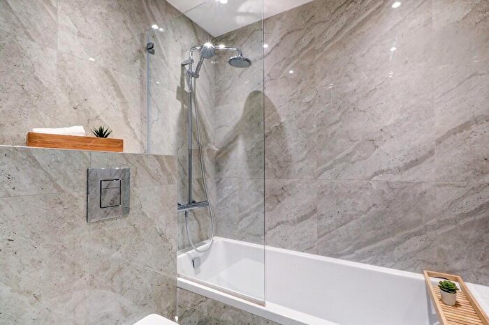 2 Bedroom Apartment To Rent In Greville Road, London, NW6