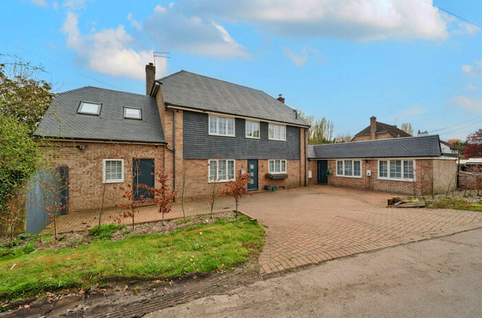 4 Bedroom Detached House For Sale In Mill Lane, Crondall, Farnham, Hampshire, GU10