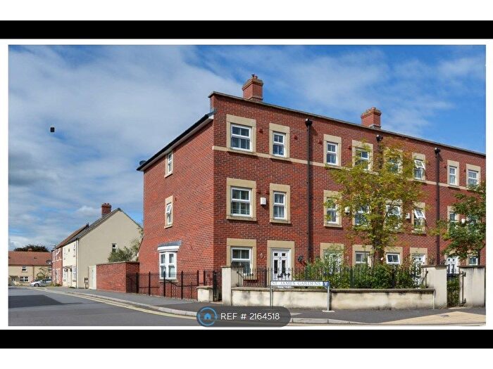 4 Bedroom Semi-Detached House To Rent In Union Street, Trowbridge, BA14